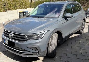 VW Tiguan 95.000 km 22.999 &euro; Duisburg 47057