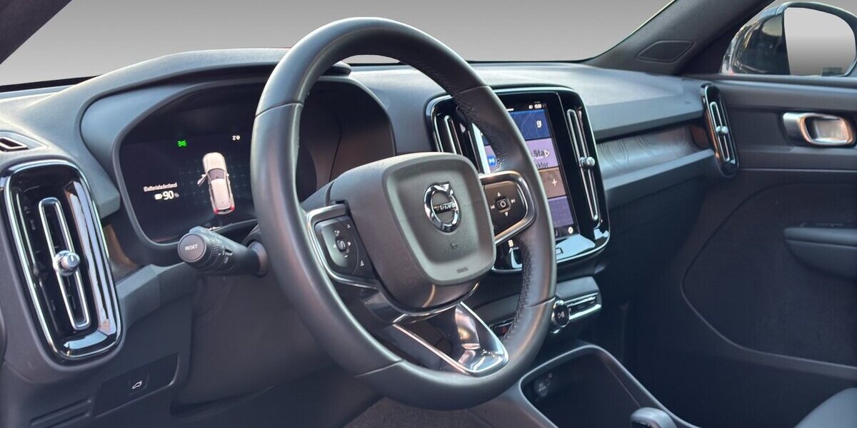 Volvo XC40 Plus Pure Electric AWD H&K Kamera LED StdHz 26.430 km 39.900 &euro; Wuppertal 42327