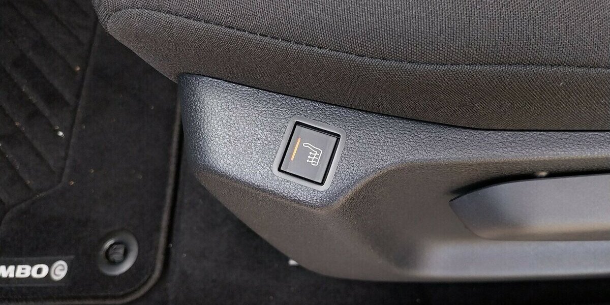 Opel Combo Life - e Ultimate 4.500 km 28.290 &euro; HAAN 42781