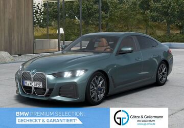 BMW i4 14.638 km 52.870 &euro; Mülheim 45472