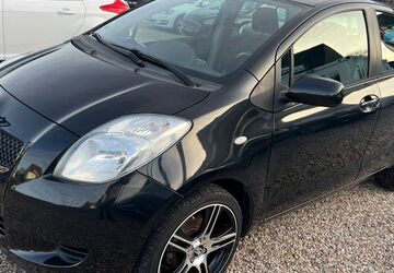 Toyota Yaris 85.000 km 3.999 &euro; Essen 45355