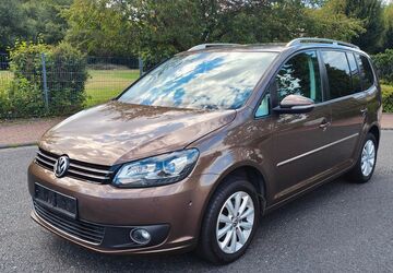 VW Touran 137.000 km 10.990 &euro; Hünxe 46569