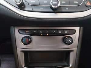 Opel Astra Edition NAVI Automatik TEMP CARPLAY 61.334 km 13.790 &euro; HAAN 42781