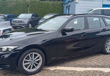 BMW 318 3.600 km 24.980 &euro; Essen 45307