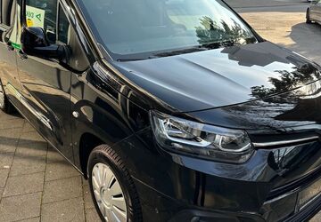 Toyota Proace (Verso) 45.381 km 15.950 &euro; Gelsenkirchen 45899