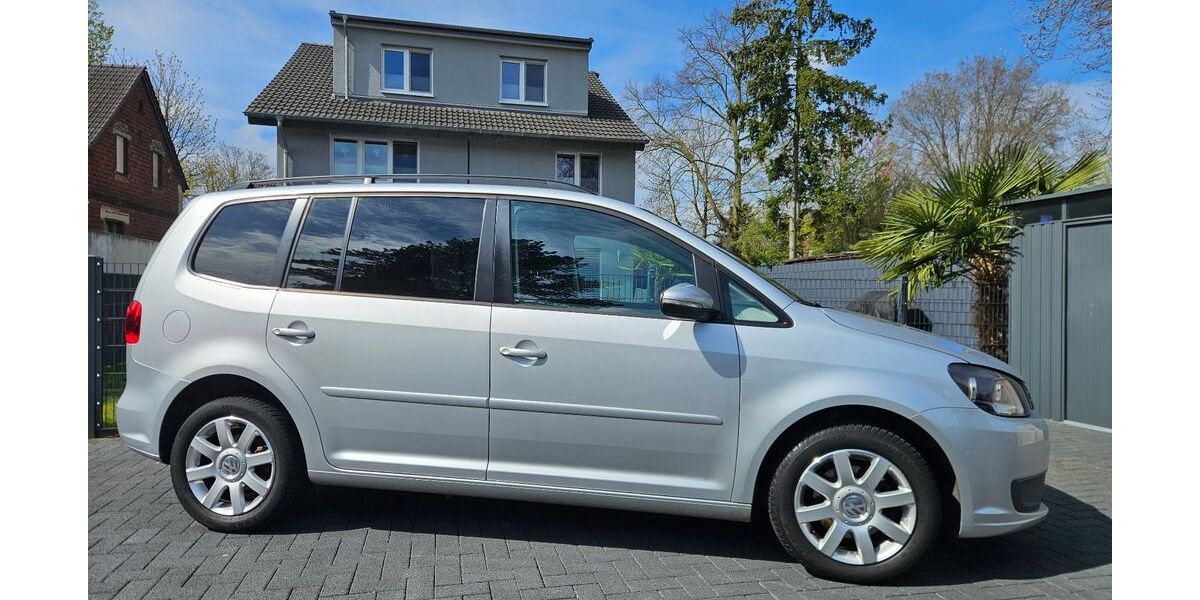 VW Touran 174.420 km 6.900 &euro; Dinslaken 46537