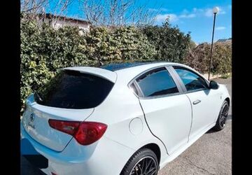 Alfa Romeo Giulietta 155.000 km 9.000 &euro; Castrop Rauxel 44575