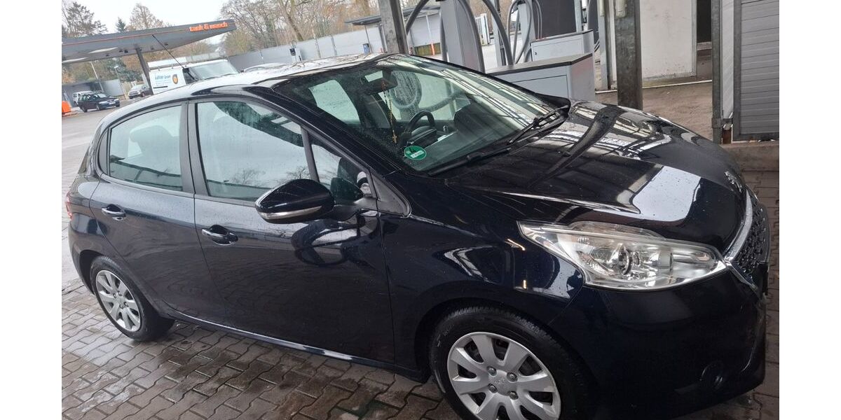 Peugeot 208 110.000 km 4.000 &euro; Essen 45307