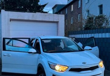 Kia Stonic 81.000 km 10.400 &euro; Gelsenkirchen 45889