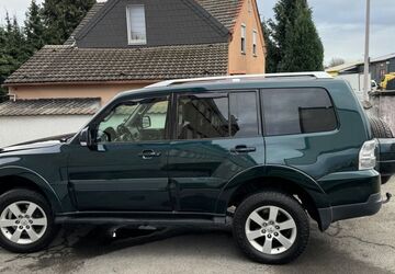 Mitsubishi Pajero 303.110 km 17.500 &euro; Mülheim an der Ruhr 45472