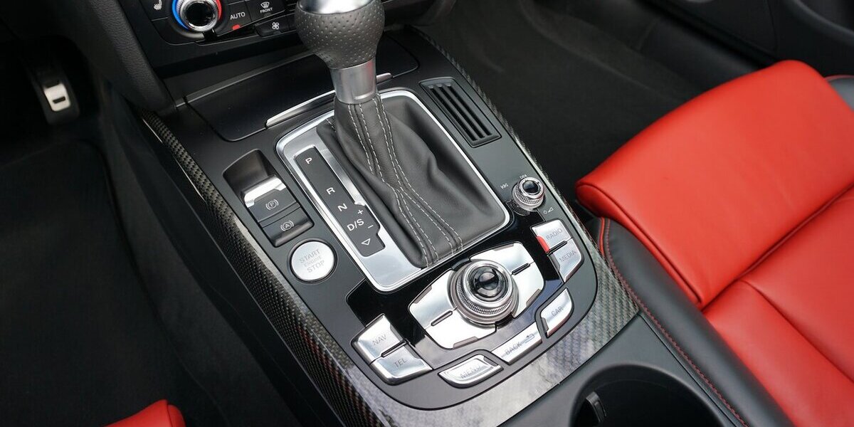 Audi RS5 4.2 1.Hd. B&O MMI 280km/h Carbon Exklusiv 47.641 km 58.900 &euro; Wuppertal 42327
