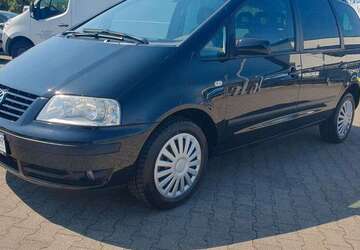 VW Sharan 99.748 km 8.999 &euro; Essen 45326