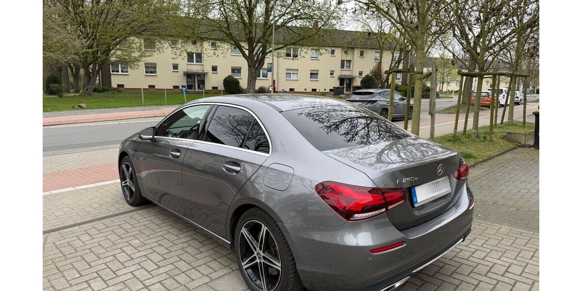 Mercedes-Benz A 250 96.000 km 18.999 &euro; Duisburg 47169