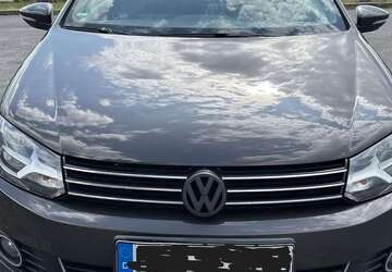 VW Eos 124.219 km 7.999 &euro; Recklinghausen 45661