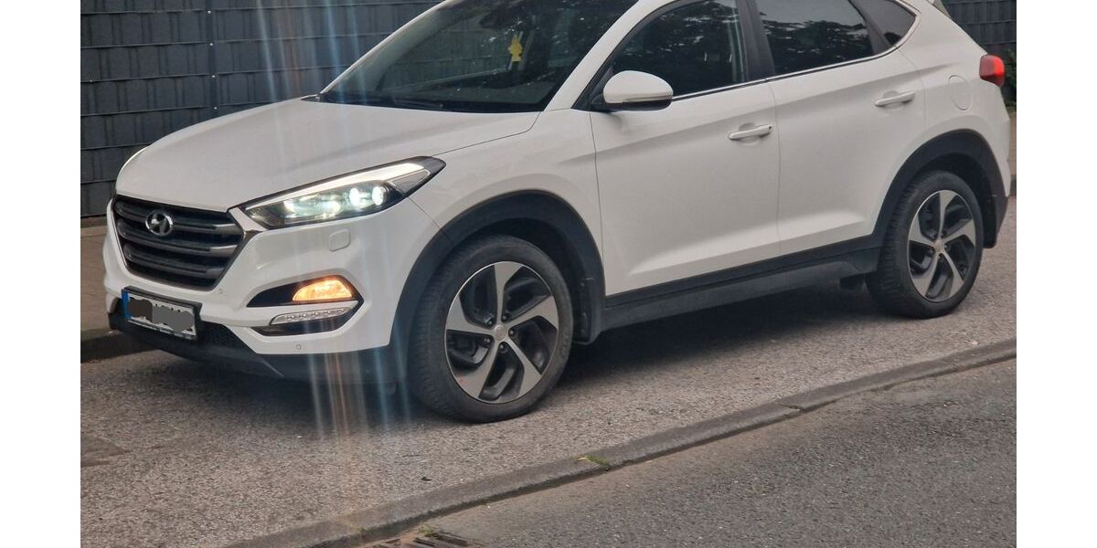 Hyundai TUCSON 110.000 km 15.500 &euro; Essen 45327