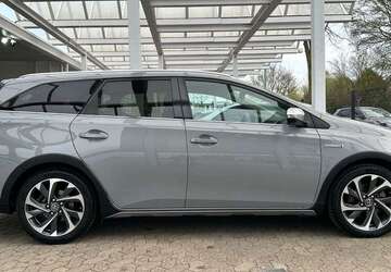 Toyota Auris 148.000 km 16.950 &euro; Dinslaken 46539