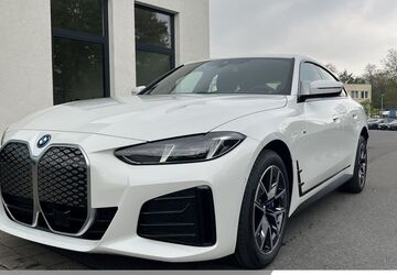 BMW i4 9.999 km 53.290 &euro; Essen 45134