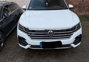 VW Touareg 102.000 km 41.999 &euro; Duisburg 47138
