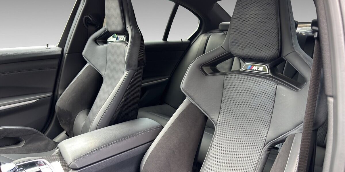 BMW M3 x-Drive Competit Akrapo M-Schale KW Garantie 33.263 km 79.900 &euro; Wuppertal 42327
