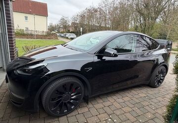Tesla Model Y 68.000 km 32.400 &euro; Gladbeck 45968