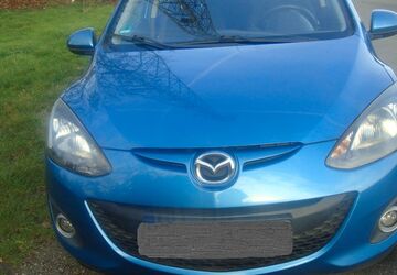 Mazda 2 119.000 km 5.400 &euro; Duisburg 47229