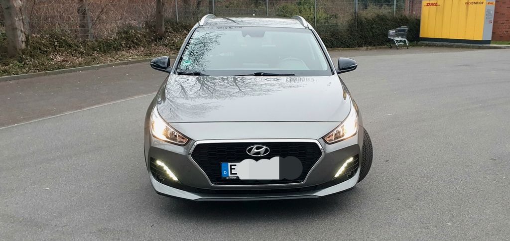 Hyundai i30 83.000 km 12.955 &euro; Essen 45143