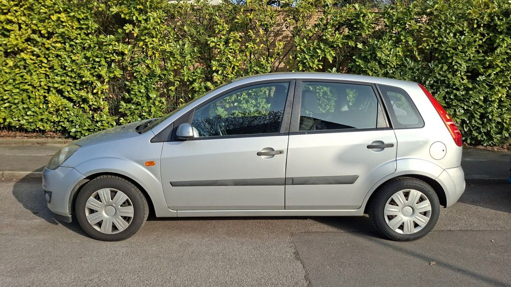 Ford Fiesta 205.000 km 2.000 &euro; Gladbeck 45964