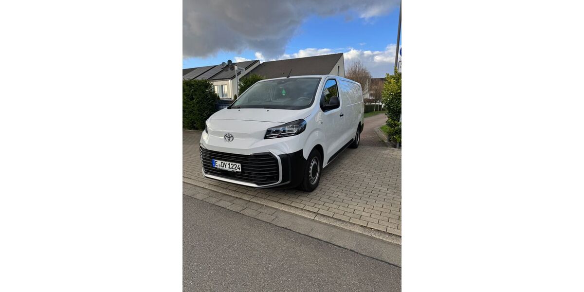 Toyota Proace (Verso) 12.098 km 28.999 &euro; Essen 45143