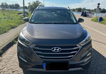 Hyundai TUCSON 123.000 km 13.200 &euro; Duisburg 47178
