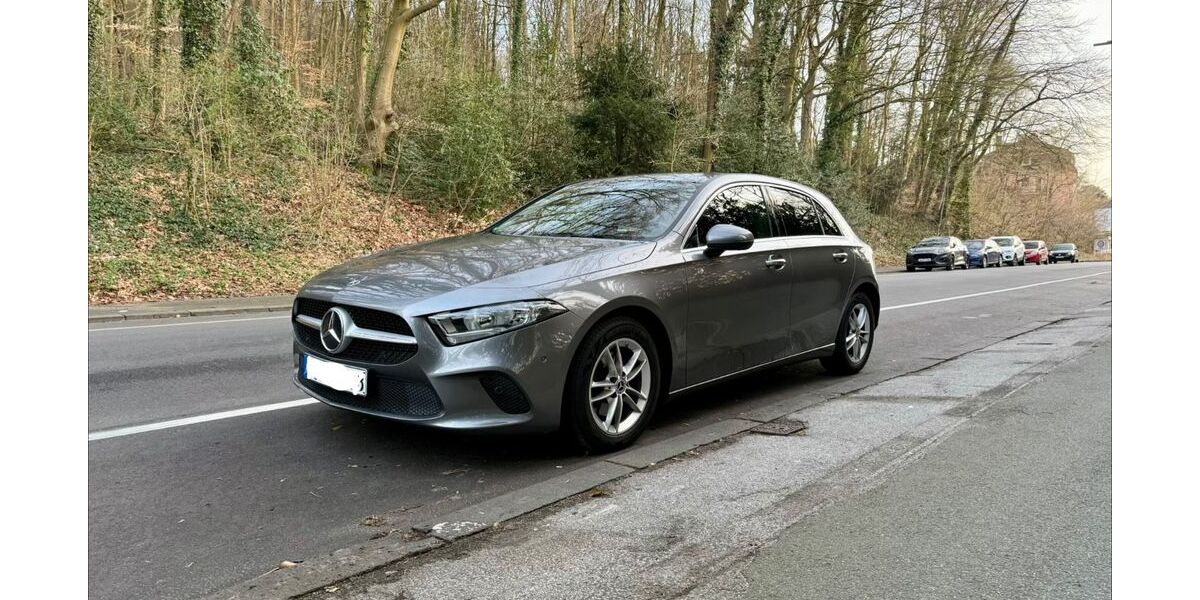 Mercedes-Benz A 180 79.854 km 21.700 &euro; Wuppertal 42117