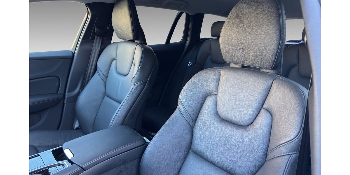 Volvo V60 T8 Plus Dark Hybrid AWD Leder LED AHK 12.629 km 30.900 &euro; Wuppertal 42327