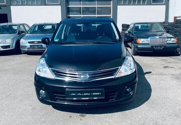 Nissan Tiida 169.000 km 2.690 &euro; Essen 45127