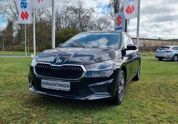 Skoda Fabia 33.200 km 17.950 &euro; Duisburg 47167