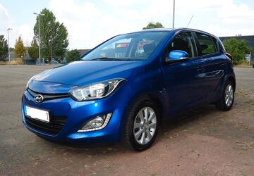 Hyundai i20 87.000 km 5.300 &euro; Essen 45144