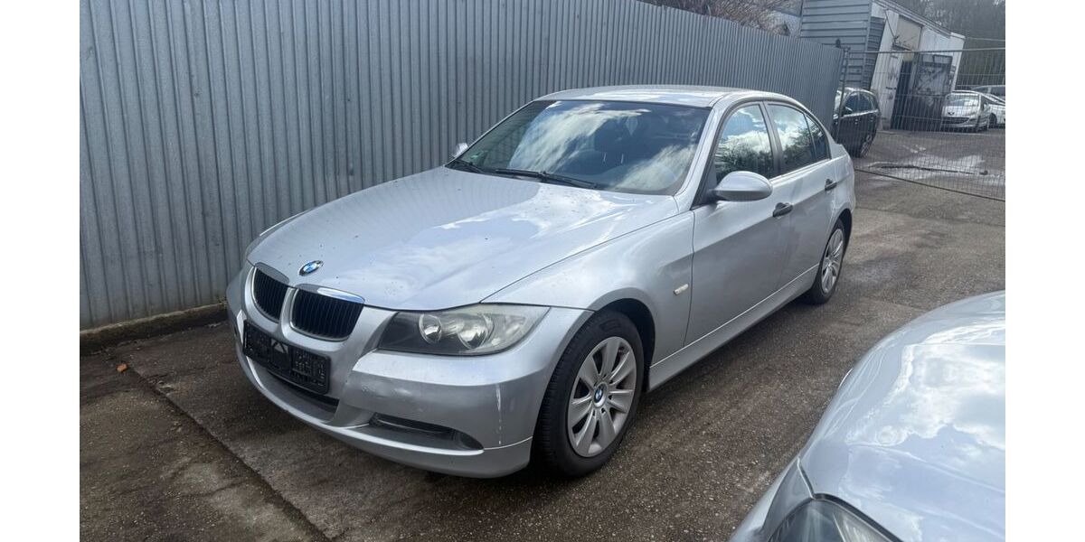 BMW 318 264.000 km 3.000 &euro; Essen 45143