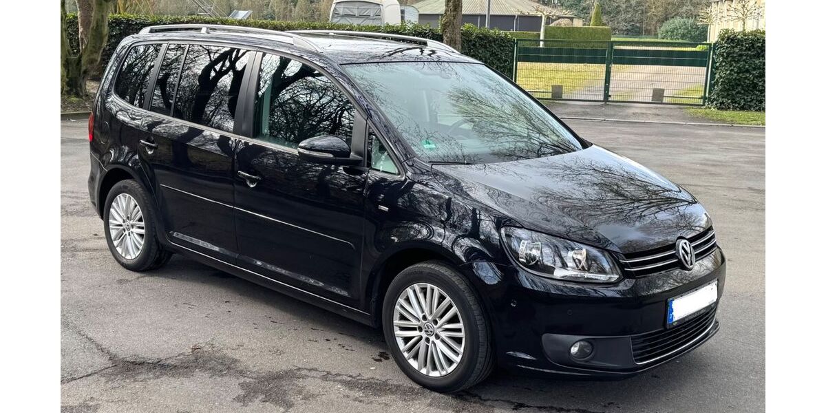 VW Touran 211.000 km 7.750 &euro; Marl 45770