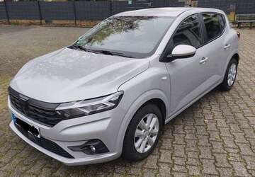 Dacia Sandero 76.000 km 11.999 &euro; duisburg 47179