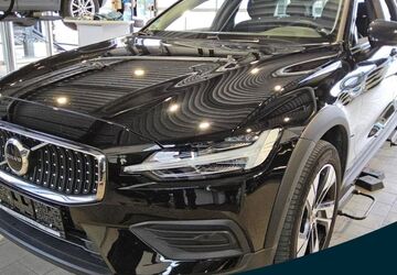 Volvo V60 Cross Country 37.341 km 35.980 &euro; Essen-Kray 45309