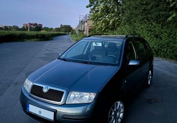 Skoda Fabia 200.500 km 1.950 &euro; Dinslaken 46535