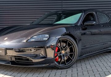 Porsche Taycan 9.000 km 149.900 &euro; Dinslaken 46535
