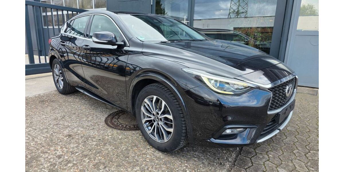 INFINITI Q30 183.544 km 8.990 &euro; Essen 45279