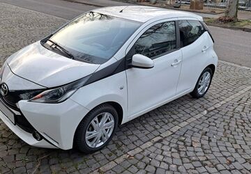 Toyota Aygo (X) 74.000 km 9.300 &euro; Essen 45138