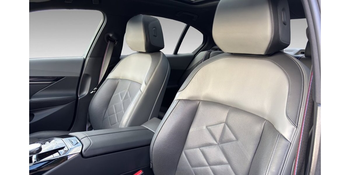 BMW i5 40e M-Sport Pro Pano B&W 360° HuD Comfortsitz 61.726 km 46.900 &euro; Wuppertal 42327