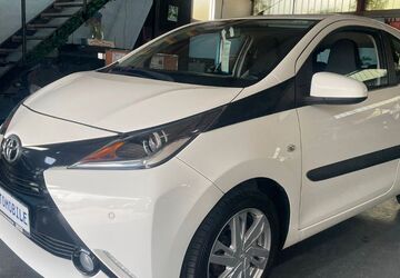 Toyota Aygo (X) 81.000 km 7.490 &euro; Bottrop 46238